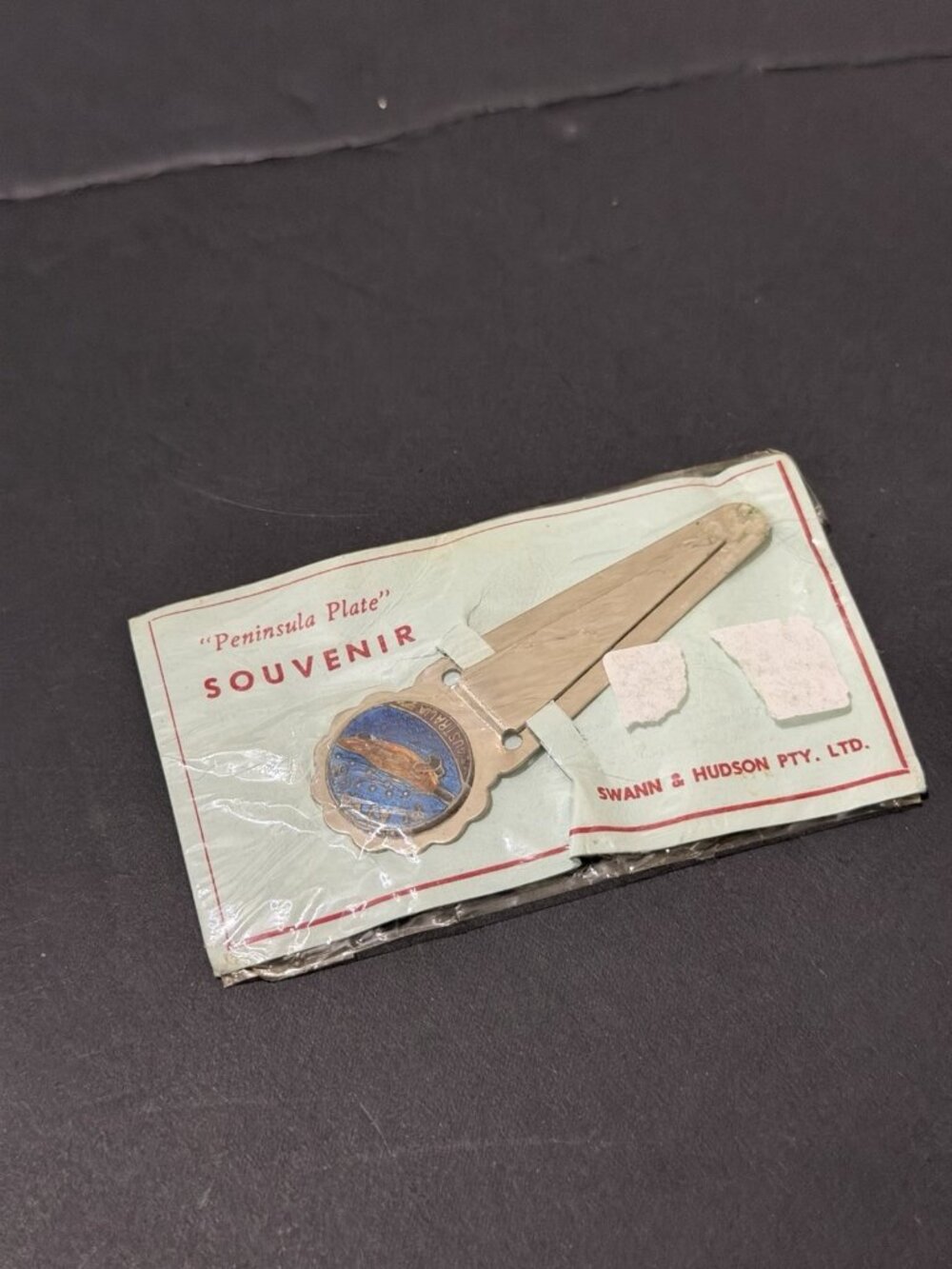 Peninsula Plate Souvenir Swan $ Hudson Platypus Australia